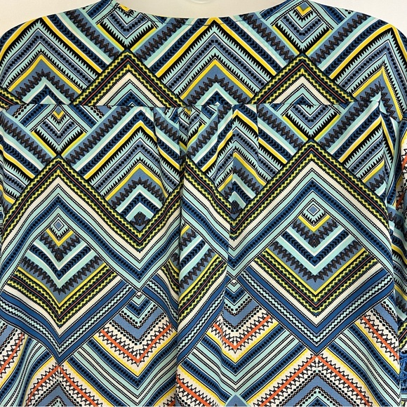 Womens V Neck Tunic Blouse Size 14/16W 3/4 Bell Sleeve Hi Low Geometric Boho - Picture 5 of 12
